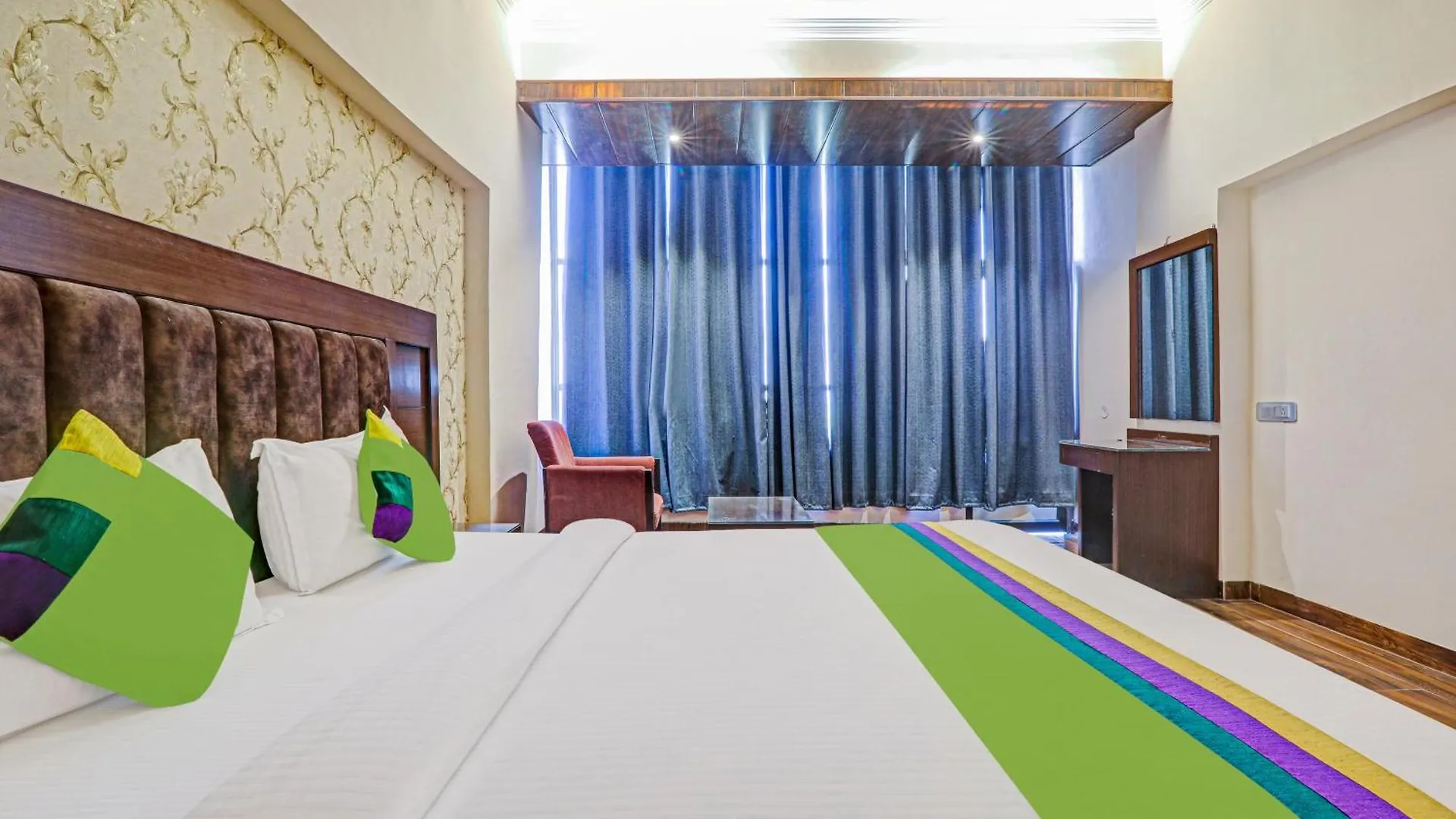 Hotel Castle View Agra  3*, Agra (Uttar Pradesh) India